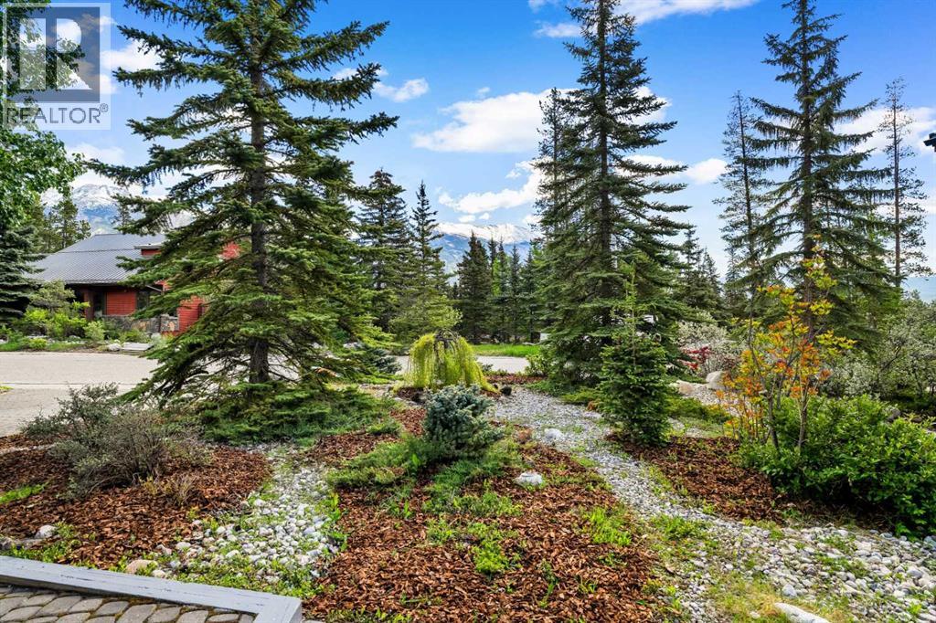 1072 Evergreen - Photo 19