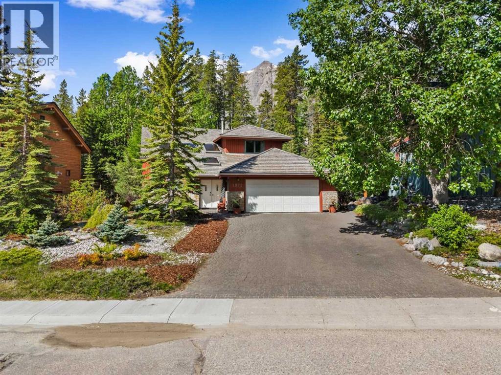 1072 Evergreen