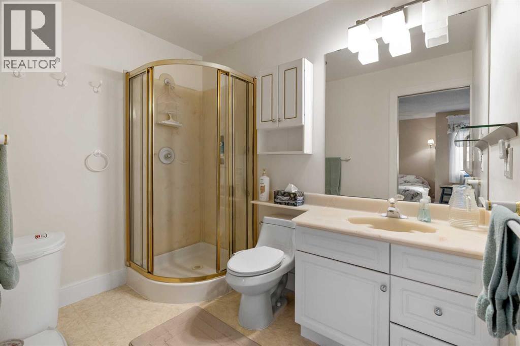 1072 Evergreen - Photo 39