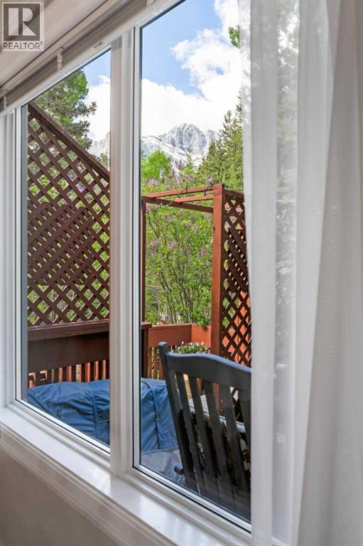 1072 Evergreen - Photo 15