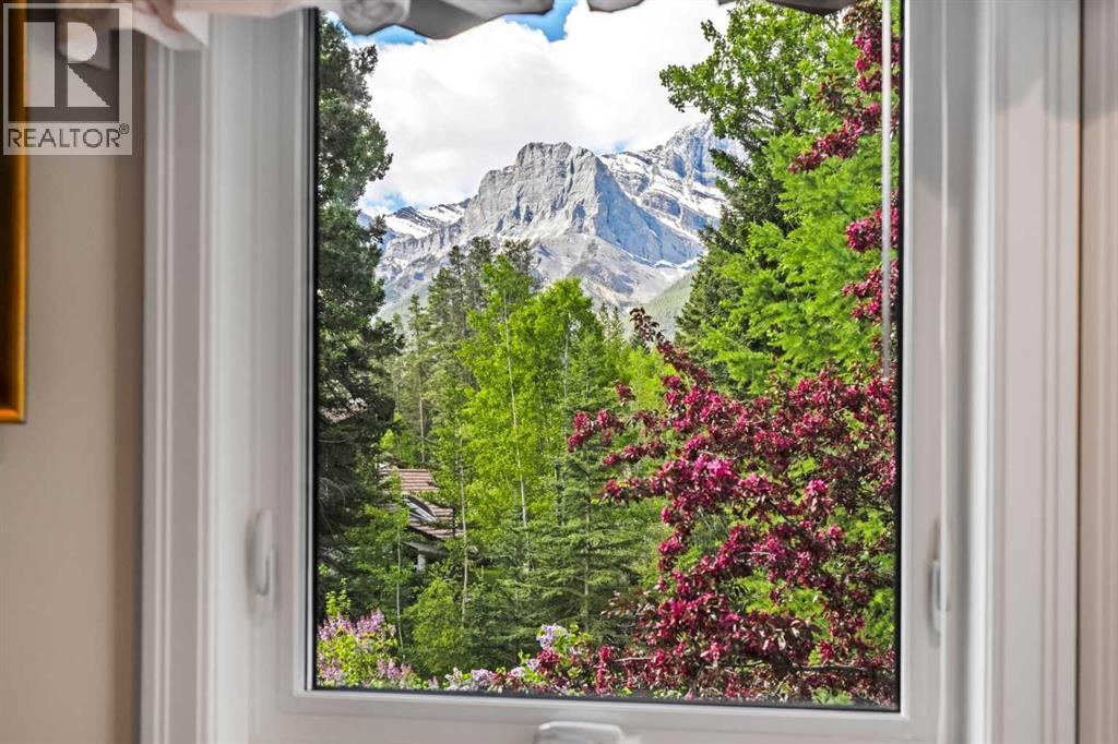1072 Evergreen - Photo 37