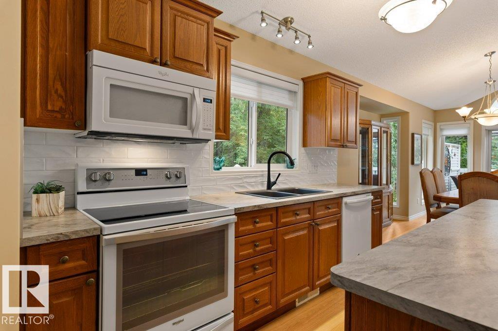 72 EASTCOTT Drive - Photo 11