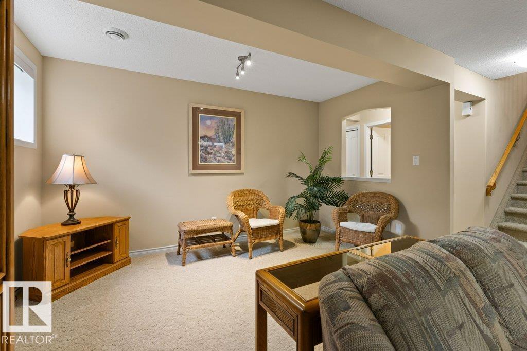 72 EASTCOTT Drive - Photo 34