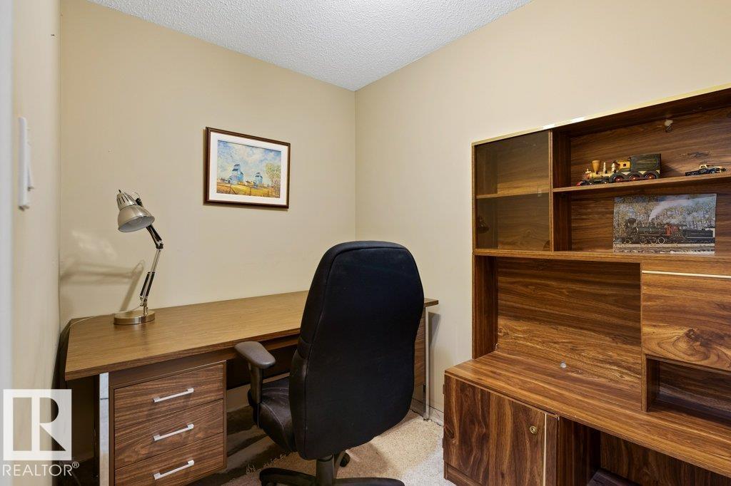 72 EASTCOTT Drive - Photo 39