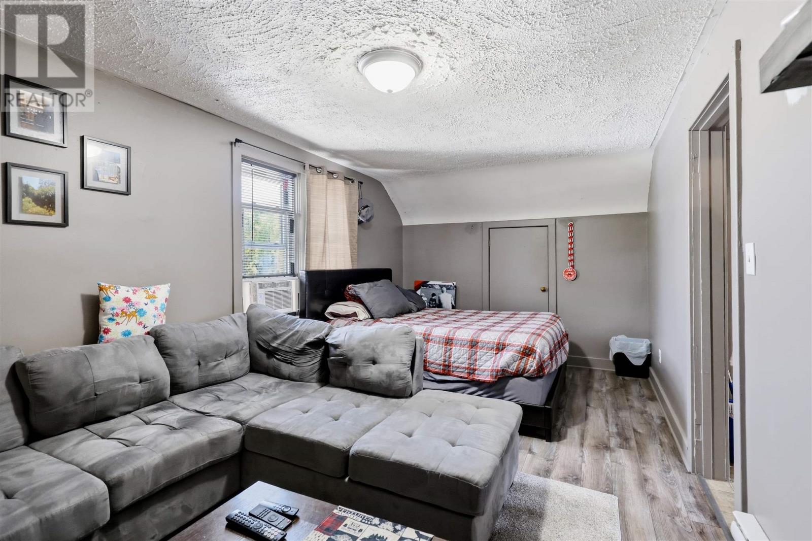 534 Parliament ST - Image 3