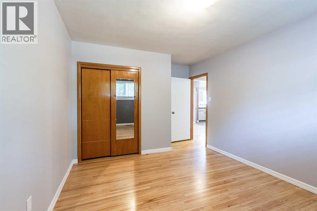 549 2 Street NW - Image 19