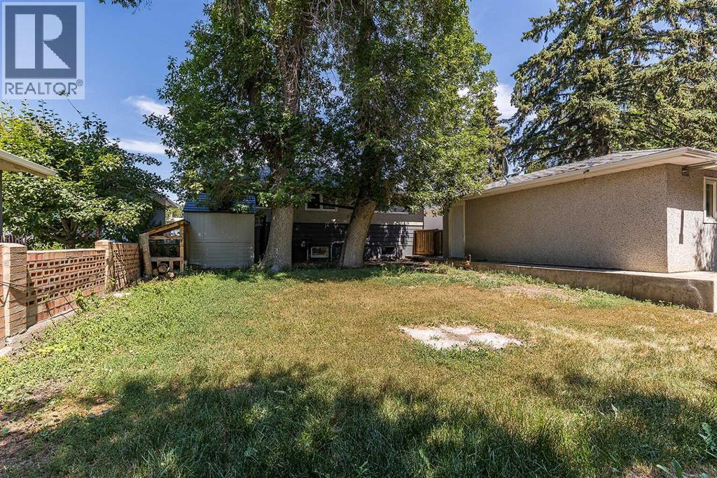 549 2 Street NW - 45