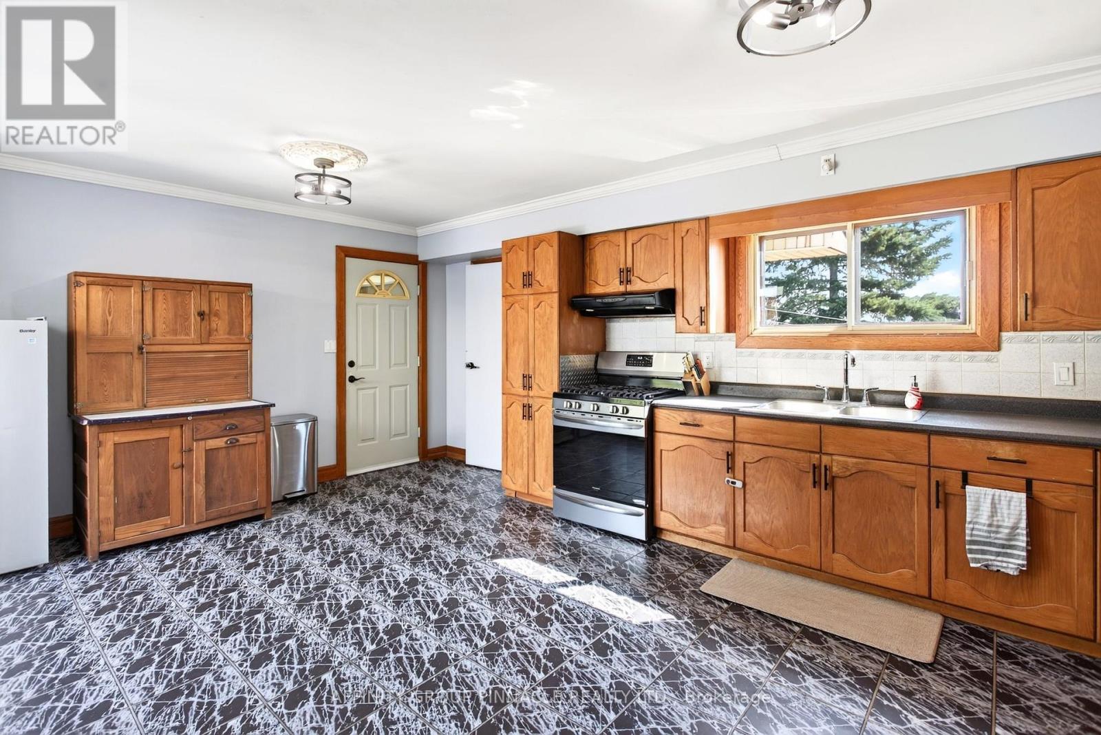 1140 FARMSTEAD ROAD - Image 10
