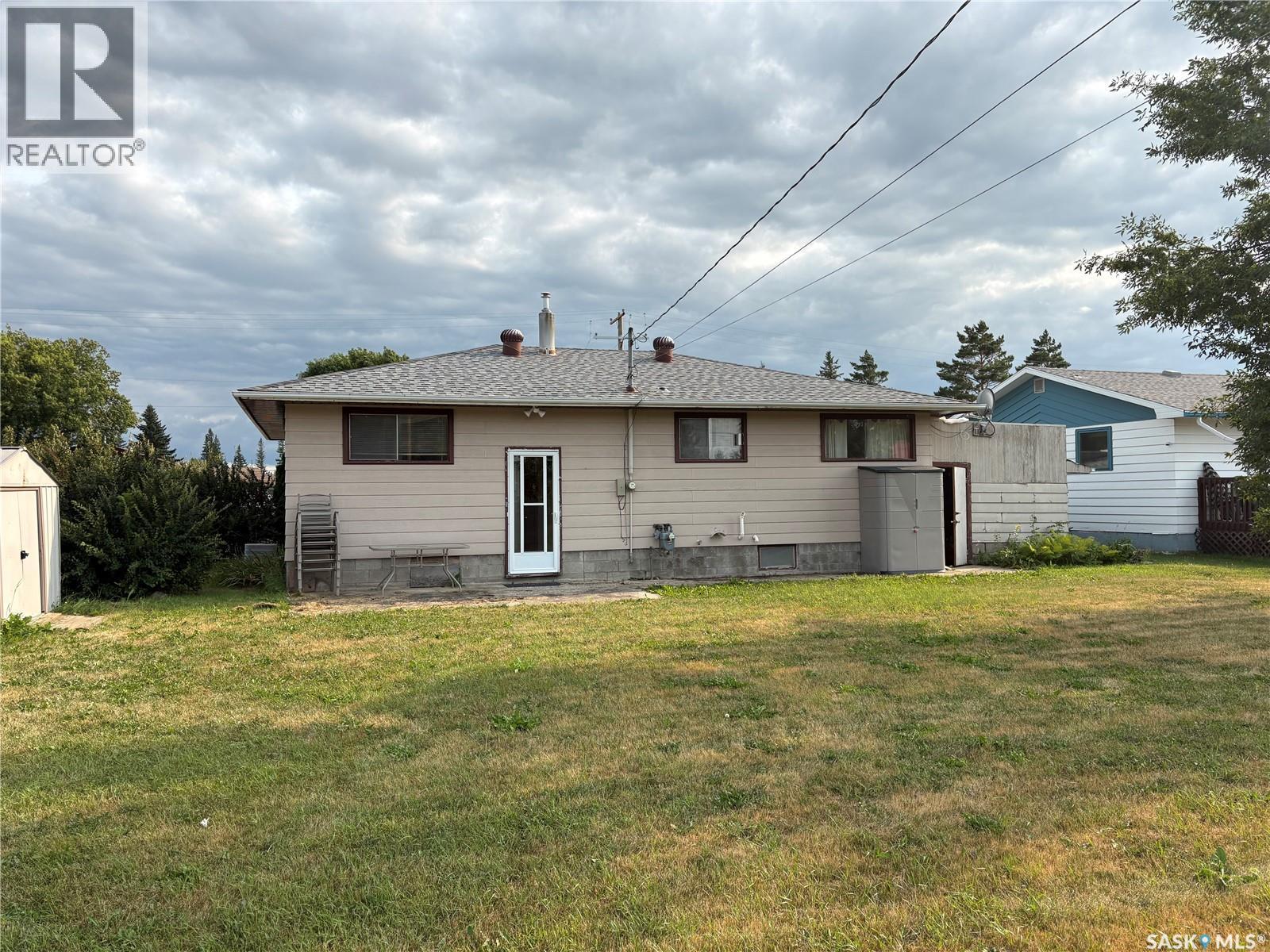 415 Saskatchewan AVENUE - 12