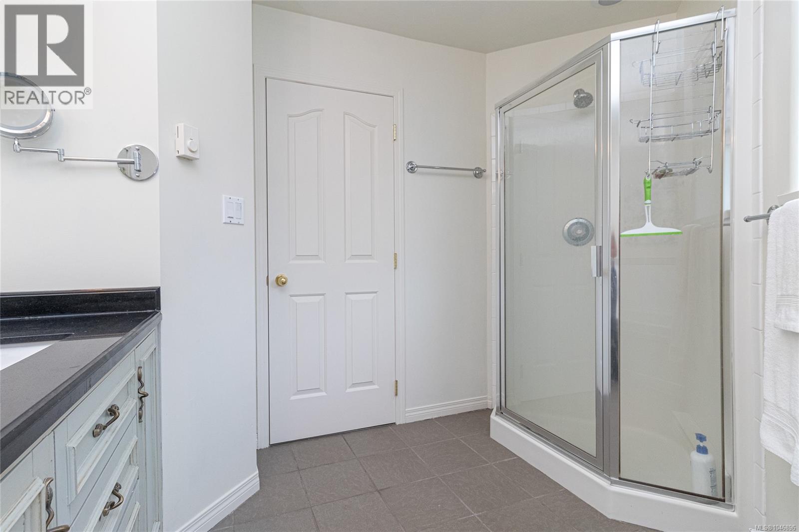 #23 118 Aldersmith Pl - 51