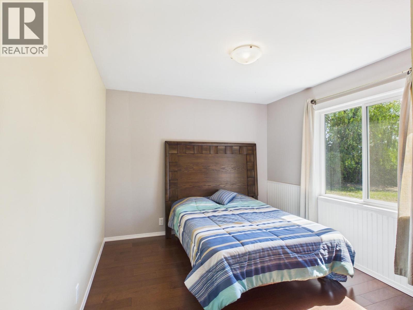 2020 N MACKENZIE AVENUE - 15