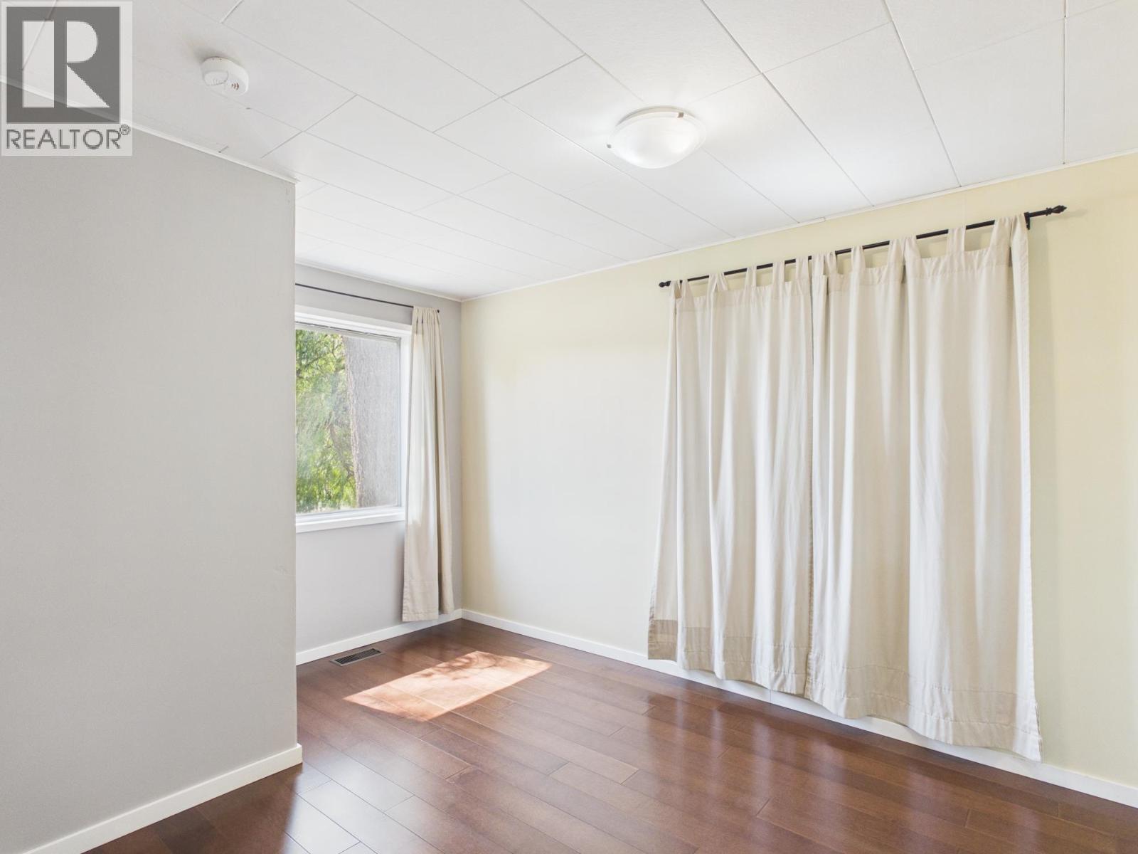 2020 N MACKENZIE AVENUE - 16