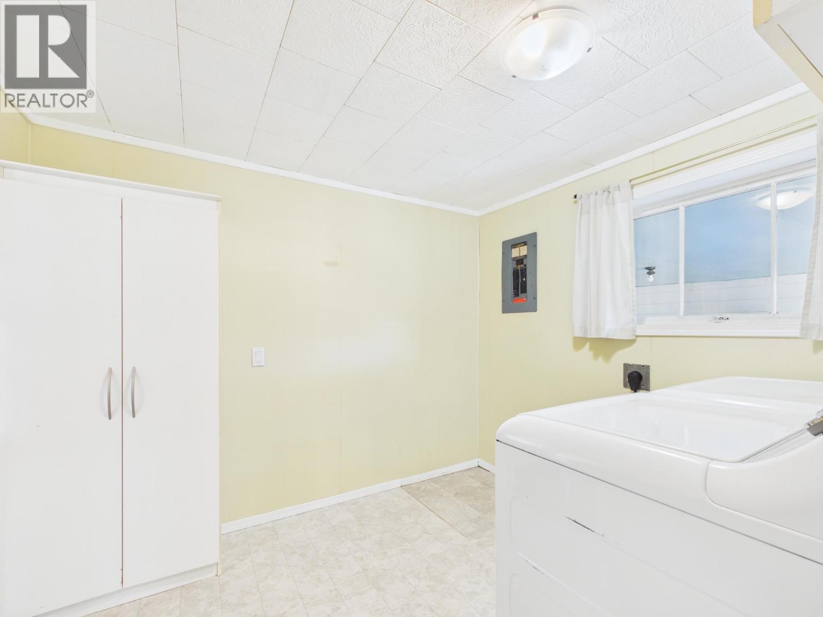 2020 N MACKENZIE AVENUE - 21