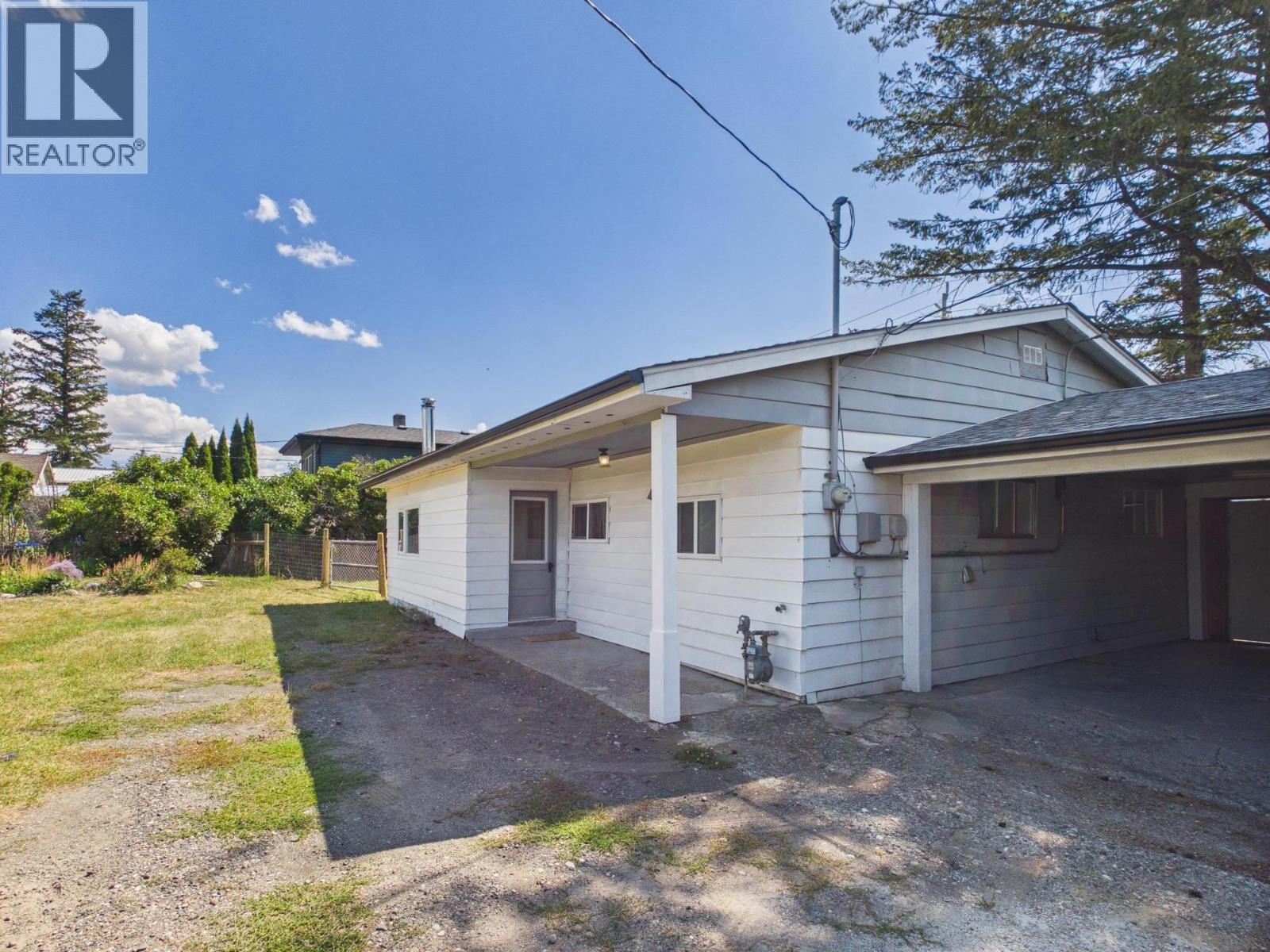 2020 N MACKENZIE AVENUE - 25