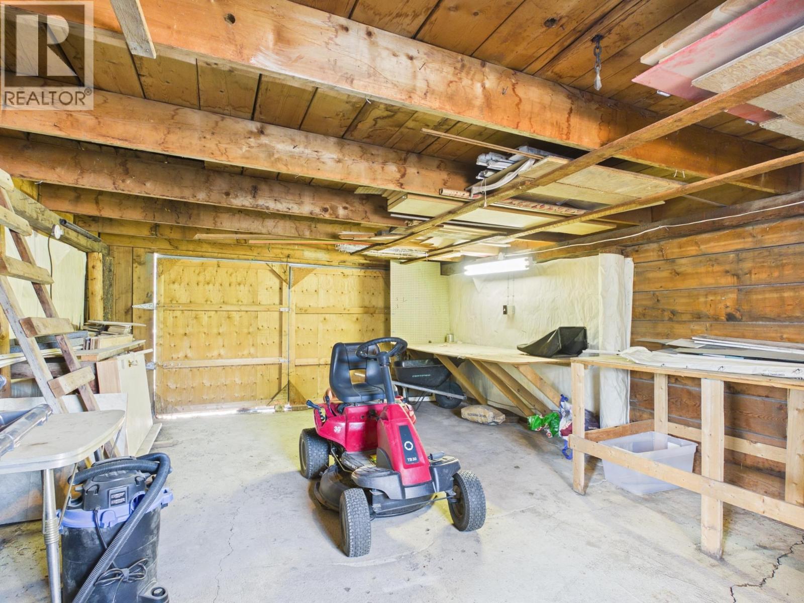 2020 N MACKENZIE AVENUE - Image 27