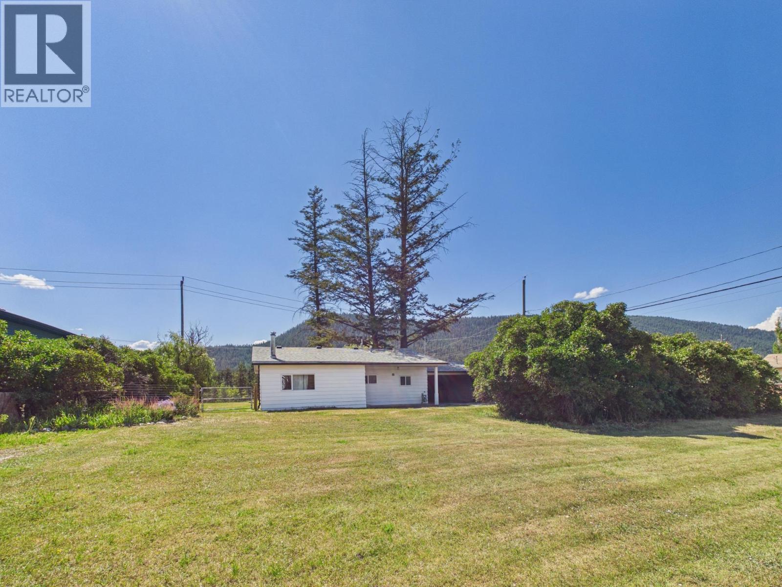 2020 N MACKENZIE AVENUE - Image 3