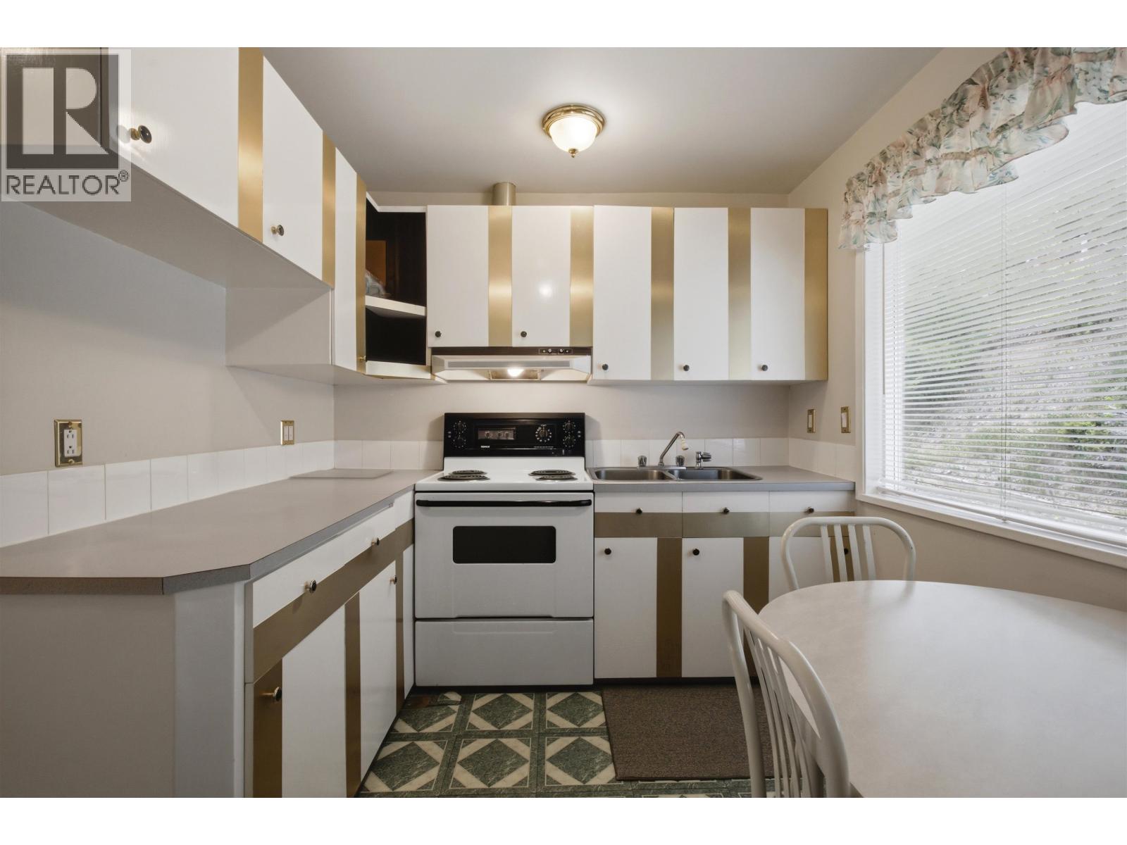 3125 FIRDALE DRIVE - 15
