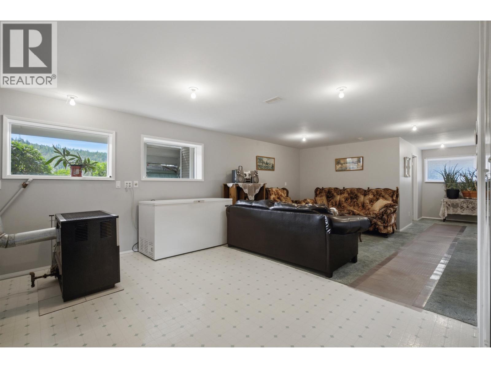 3125 FIRDALE DRIVE - 18