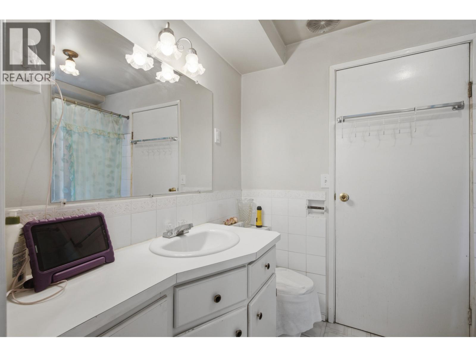 3125 FIRDALE DRIVE - 22