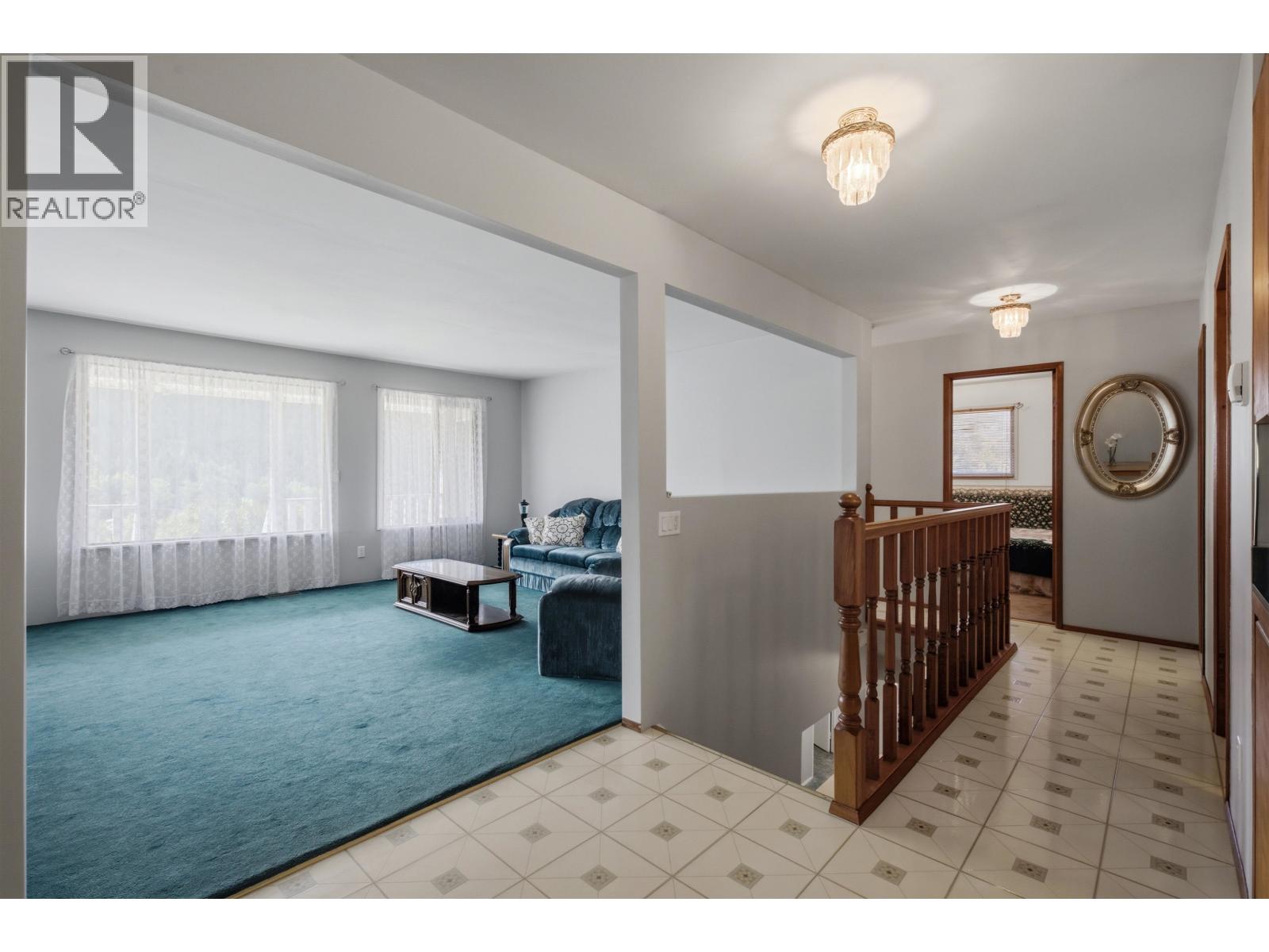 3125 FIRDALE DRIVE - 4
