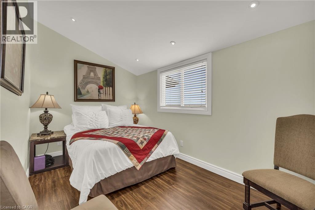 817 LAKESHORE Road - Image 17