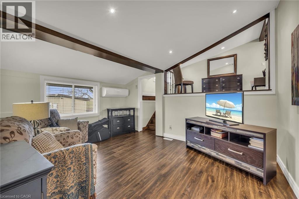 817 LAKESHORE Road - Image 18