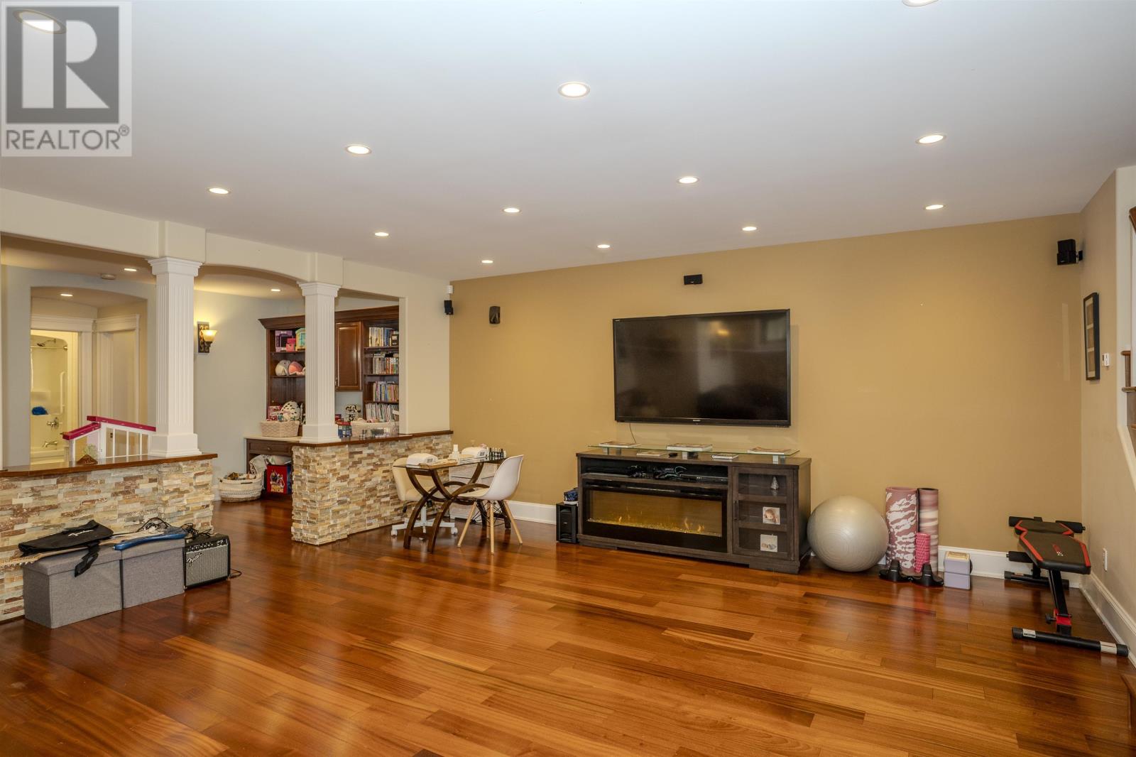 791 Hilldale RD - 35