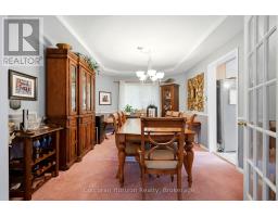 Dining room - 131 Huntingwood Avenue, Hamilton, ON L9H6X5 Photo 12