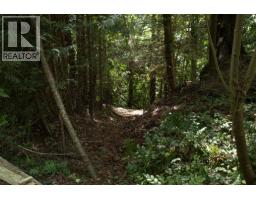 8127 Redrooffs Road, Halfmoon Bay, BC V7Z1A7 Photo 12