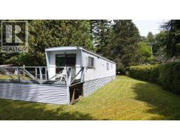 8127 Redrooffs Road, Halfmoon Bay, BC V7Z1A7 Photo 16