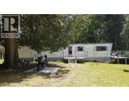 8127 Redrooffs Road, Halfmoon Bay, BC V7Z1A7 Photo 19