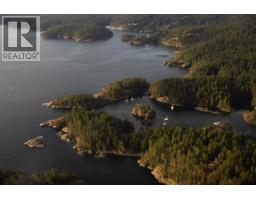 8127 Redrooffs Road, Halfmoon Bay, BC V7Z1A7 Photo 21