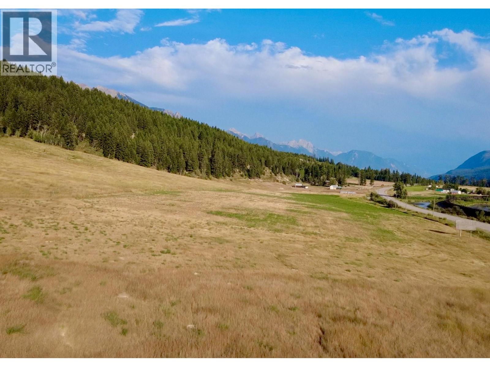 3969 95 Highway, Golden, British Columbia, V0A1L0, Golden, British Columbia — photo 4 of 5