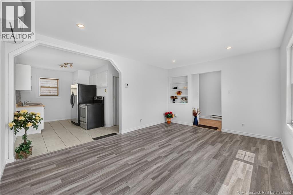 89 Douglas Avenue - 13