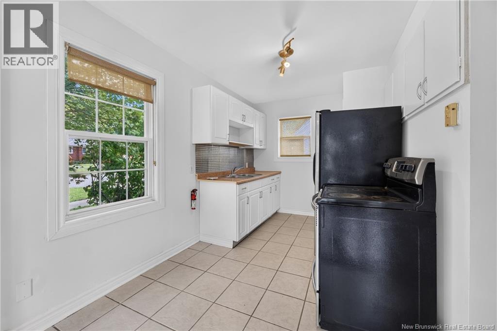 89 Douglas Avenue - Image 16