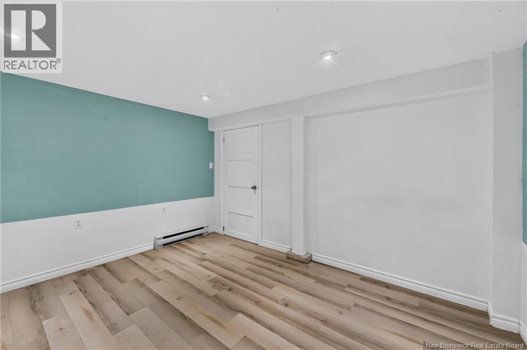89 Douglas Avenue - 40