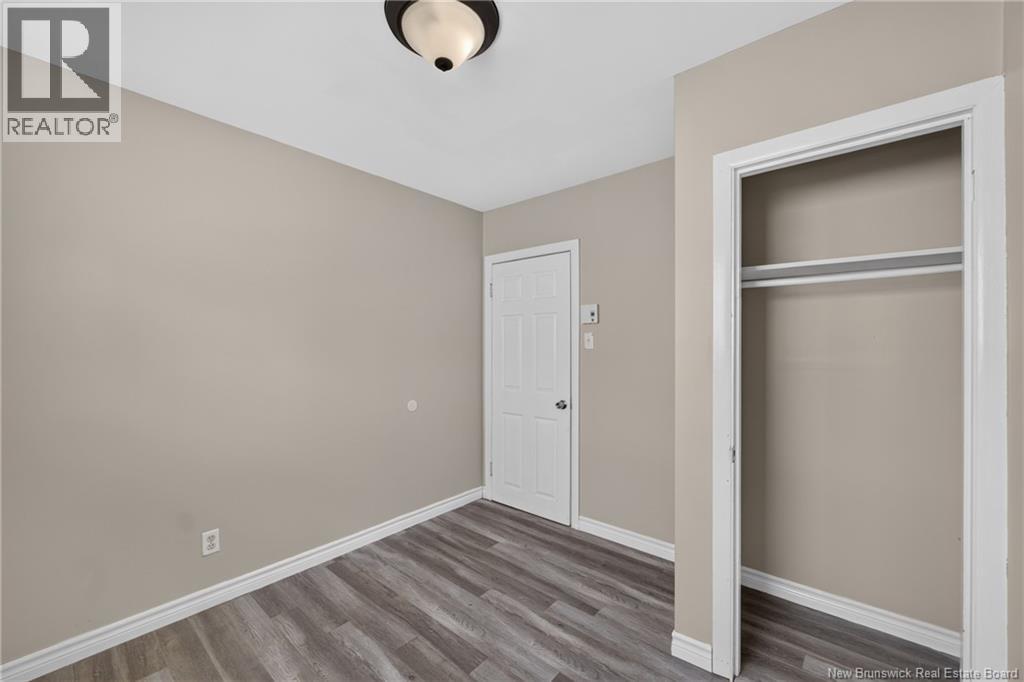 89 Douglas Avenue - Image 22