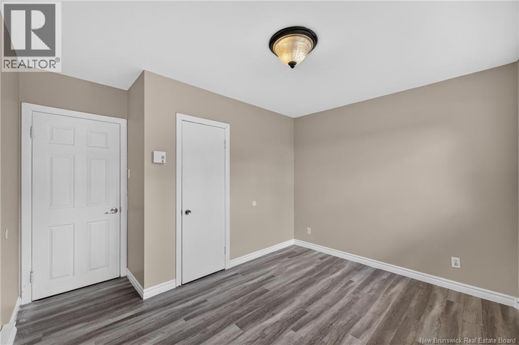 89 Douglas Avenue - Image 24