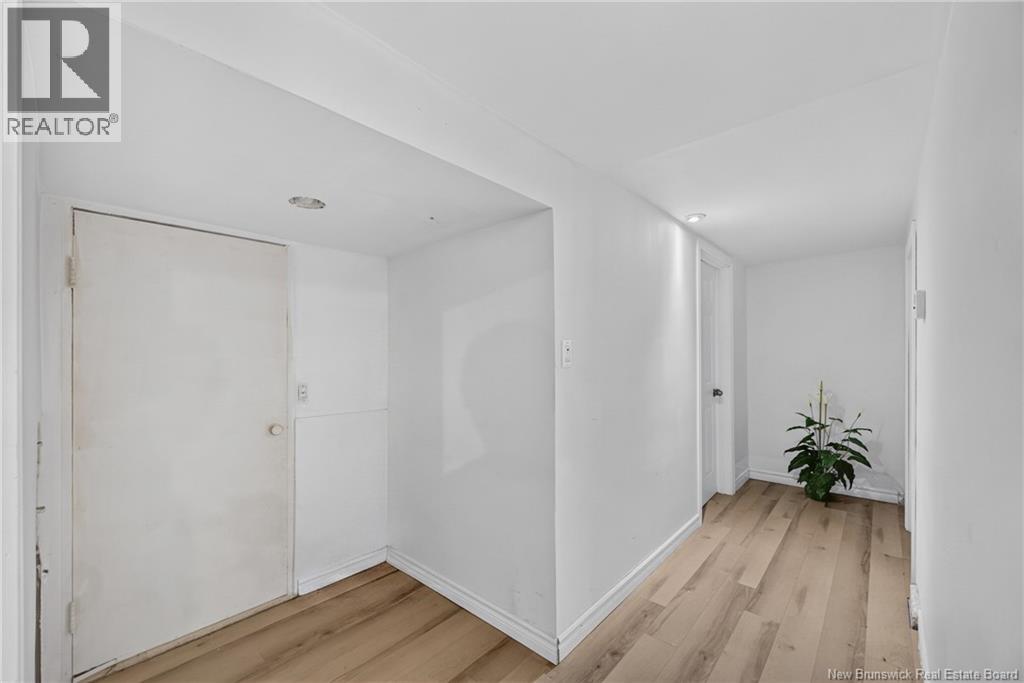 89 Douglas Avenue - 44