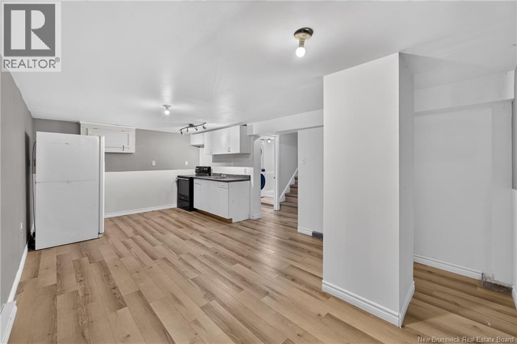 89 Douglas Avenue - Image 33