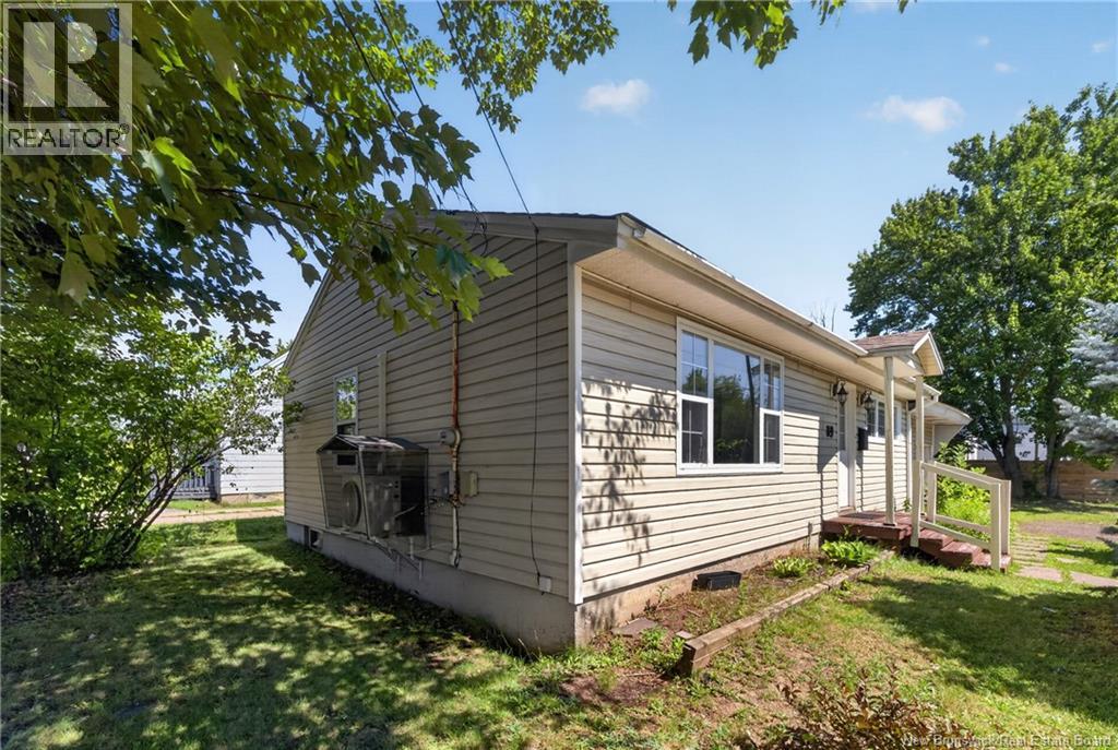 89 Douglas Avenue - Image 4