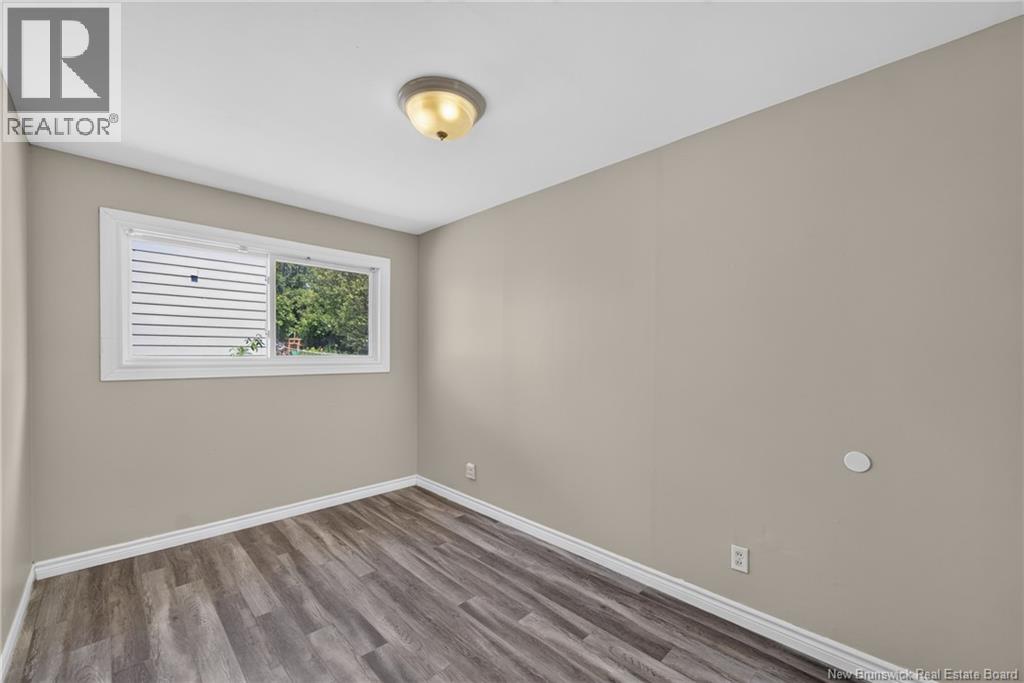 89 Douglas Avenue - Image 25