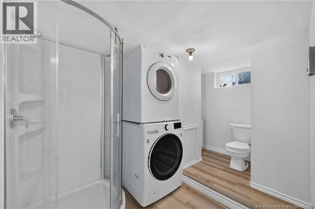 89 Douglas Avenue - Image 31
