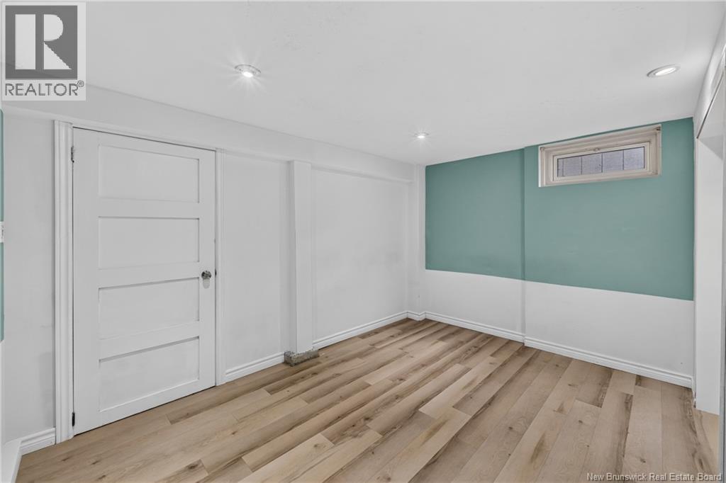 89 Douglas Avenue - Image 37