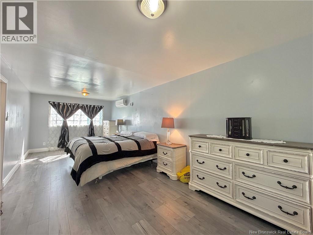 1171 Victoria - 21