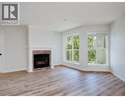 Living room - 306 689 Bay St, Victoria, BC V8T5H9 Photo 6