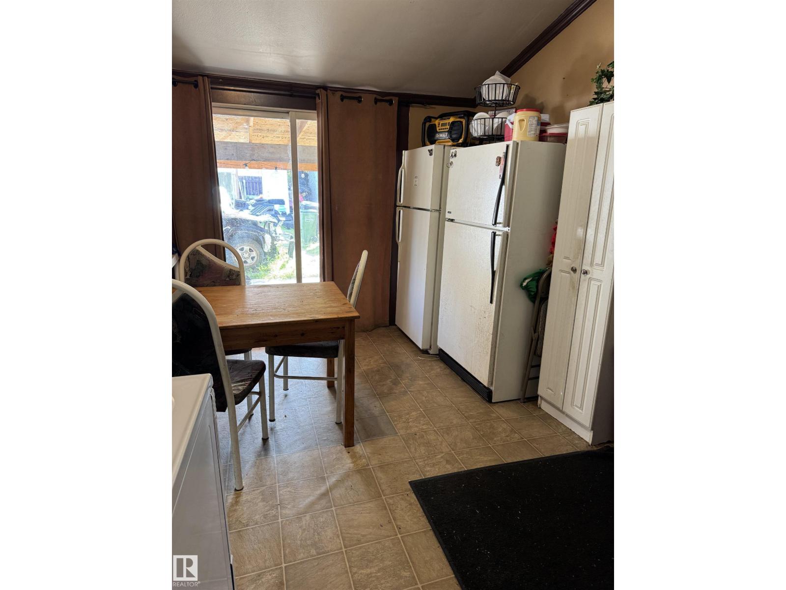 11147 97 ST NW - 12