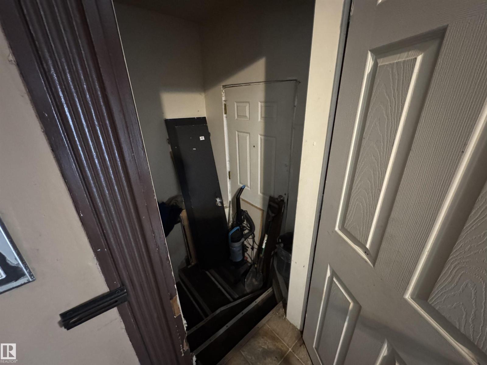 11147 97 ST NW - 19