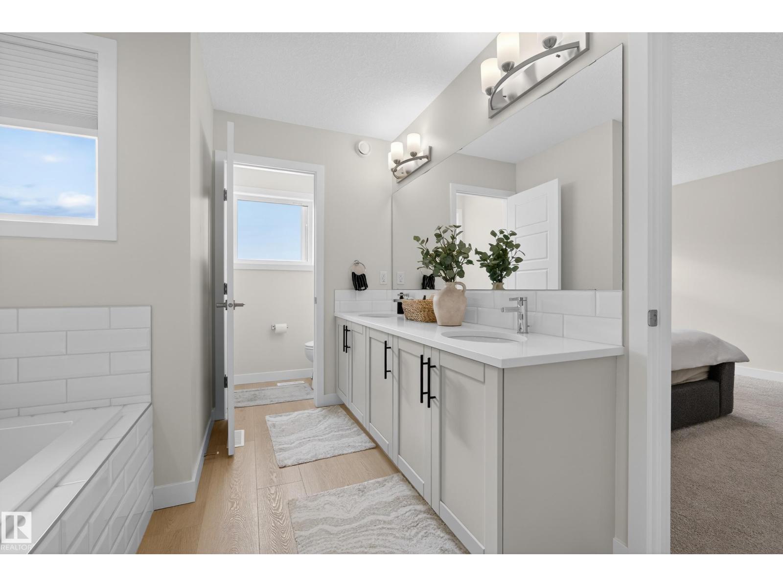 19286 22A AV NW - Image 24