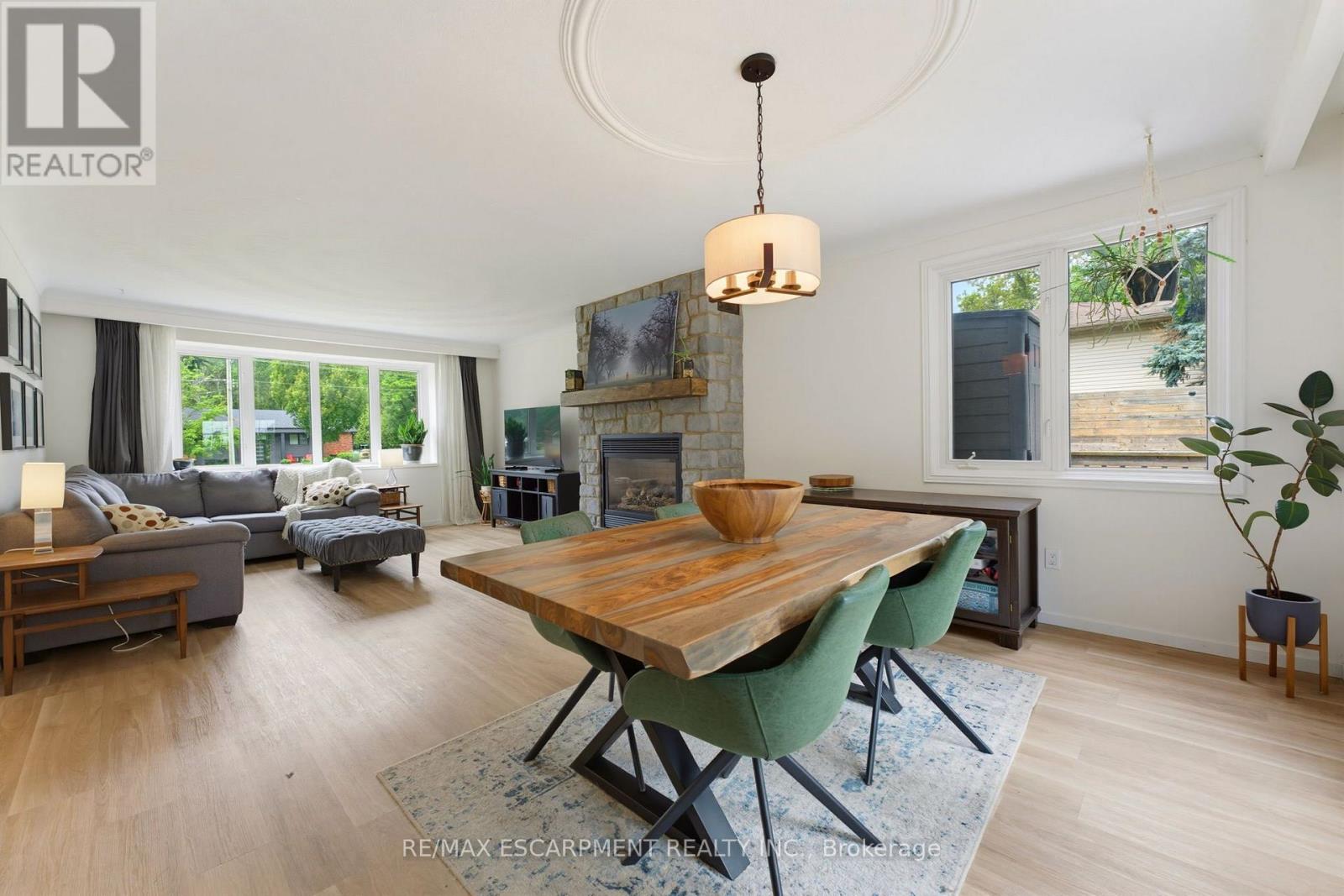 200 LYNDEN ROAD - 10